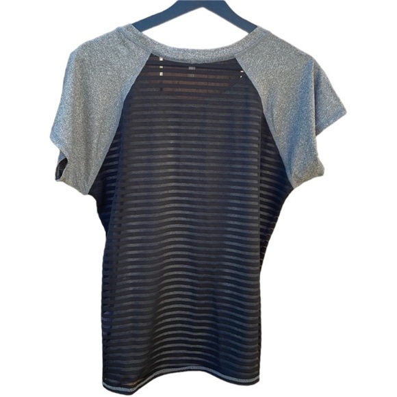 Threads 4 Thought size large short sleeve blouse, black and grey - Picture 2 of 6